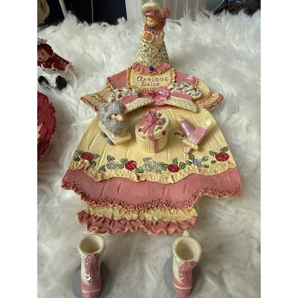Raggedy Ann and Andy Antique Dolls Resin Wall Decor Plaque Set of 2 Red Pink